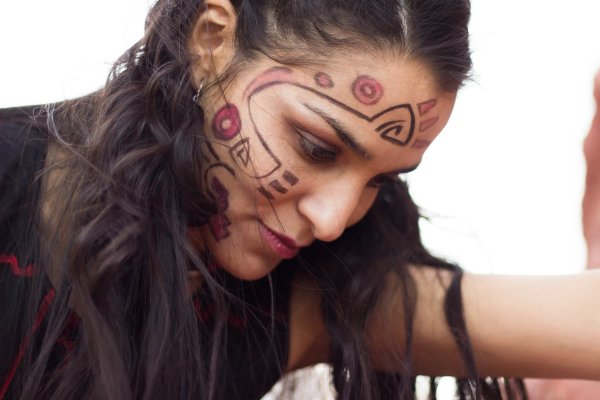 Día del Folclore: Gloria de la Vega, una voz de La Rioja que celebra y renueva la tradición