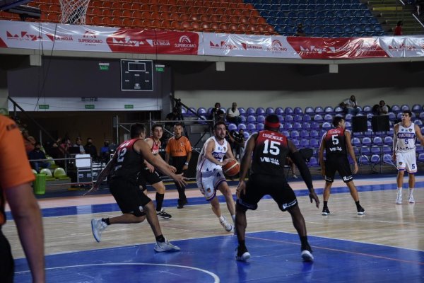 El triunfo se le escapó de las manos en el final a Riachuelo