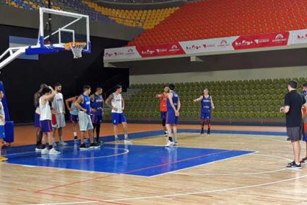 El plantel de Riachuelo volvió a las prácticas