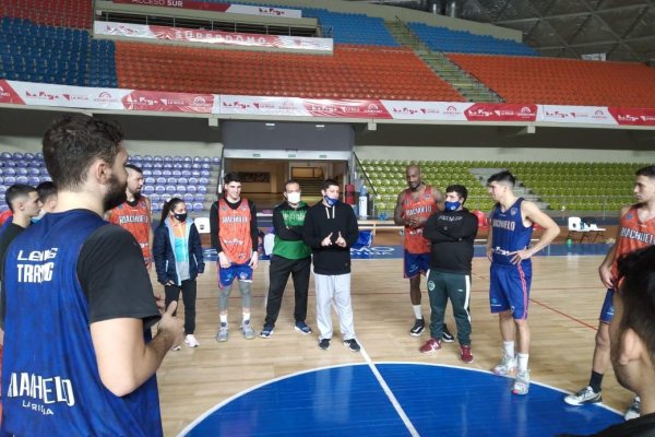Riachuelo emprendió el viaje rumbo a Santa Fe