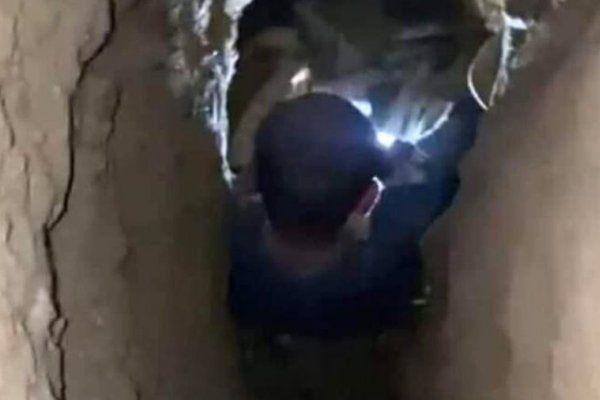 Intentan rescatar a un niño atrapado en un pozo de 25 metros de profundidad