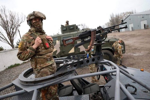 Rusia anunció el retiro de tropas de la frontera con Ucrania pero mantiene los ejercicios militares