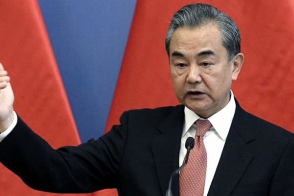 China insiste en la necesidad de una salida diplomática para la situación en Ucrania