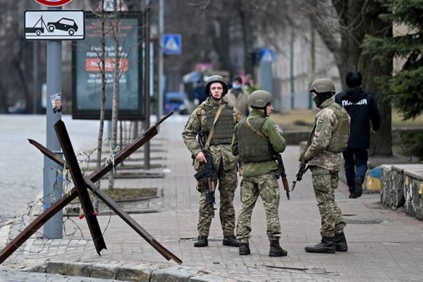 Kiev decretó el toque de queda desde esta tarde hasta el lunes a las 8