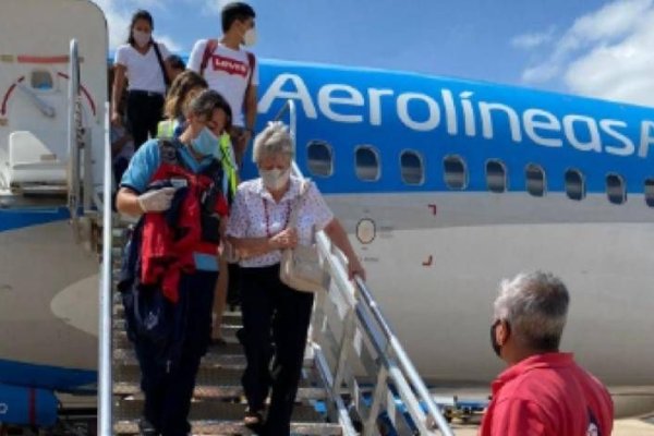 Un avión debió aterrizar de emergencia en el aeropuerto de Córdoba: el motivo