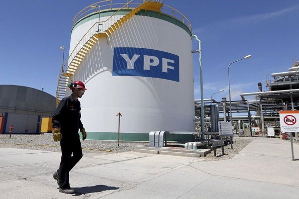 YPF reforzó el abastecimiento de combustible por el fin de semana largo