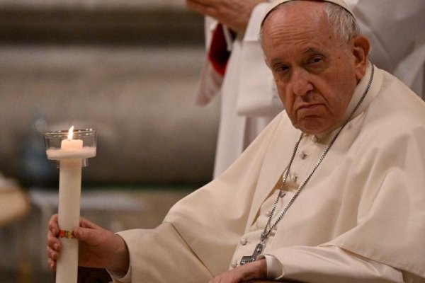 Francisco se realiza chequeos por su dolor en la rodilla derecha