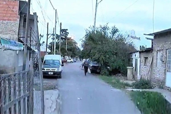 Mujer de 74 años le pidió a dos hombres que no se tiroteen y le dispararon 10 veces: está grave
