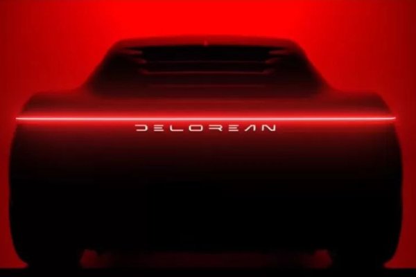 Publican una nueva foto del DeLorean 2022