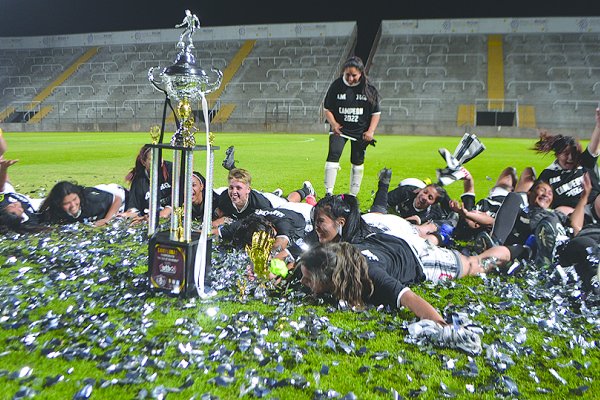 San Vicente se coronó campeón en el estadio de Vargas