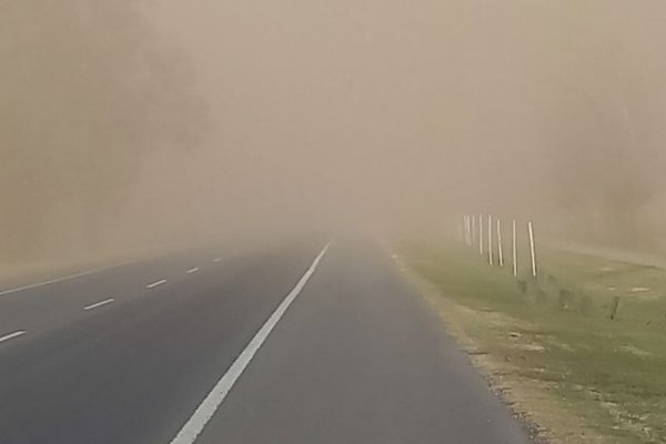 Rutas cortadas en Córdoba por fuertes vientos y polvo en suspensión
