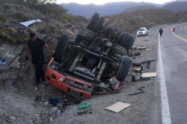 Trágico accidente terminó con la vida de camionero riojano