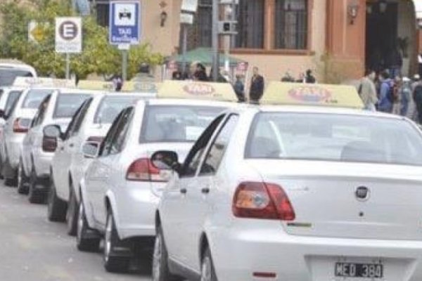 Actualización de tarifa de taxis y remises: Trabajadores exigen al Concejo Deliberante la emisión del decreto
