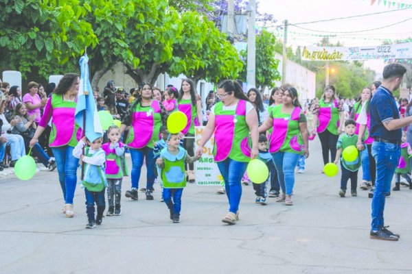 La comunidad de Anguinán vivió con alegría su aniversario
