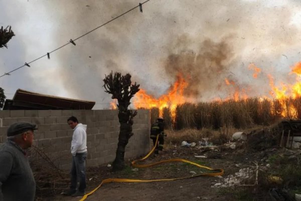 Incendios: colaboran bomberos de San Juan