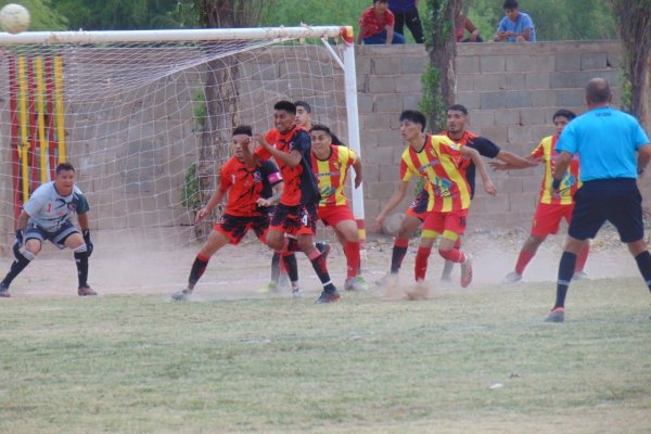 El Santo fue más efectivo y clasificó a semifinales