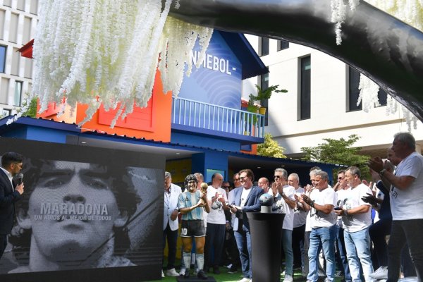 Infantino, Domínguez y Tapia recordaron a Maradona en el segundo aniversario de su muerte