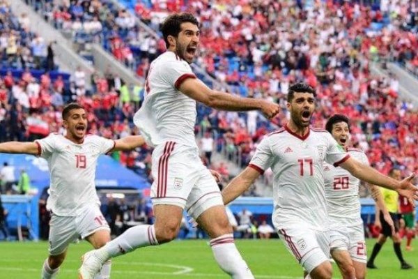 La selección de fútbol de Irán derrota a Gales por el Grupo B