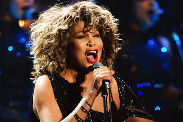 Tina Turner: un marido que la torturaba, su muerte en vida y la consagración rockera en su madurez