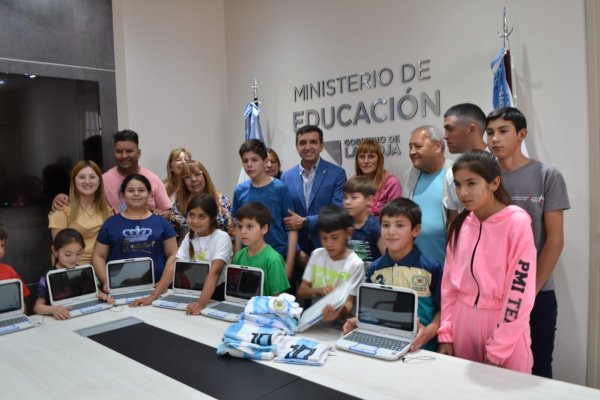 Los alumnos de El Retamal recibieron nuevas computadoras