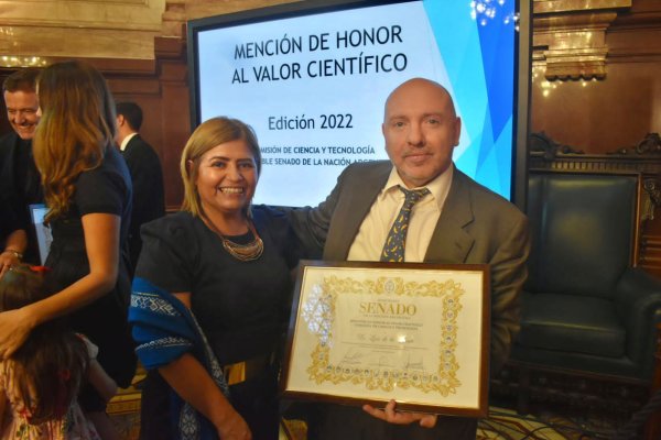 Clara Vega apoyará desde el Senado la nominacion del Dr De la Fuente al Nobel de Medicina