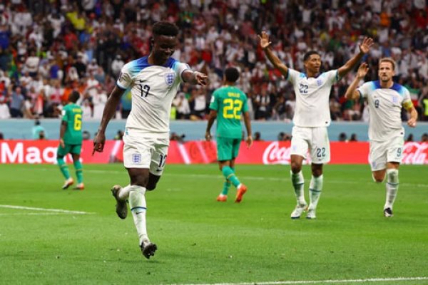 Inglaterra goleó 3-0 a Senegal y jugará ante Francia los cuartos de final