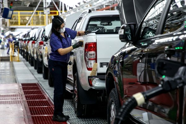 La producción nacional de vehículos creció en noviembre casi 15% interanual