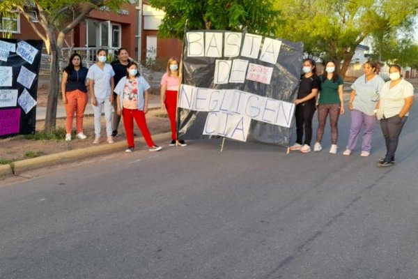 Agentes sanitarios del Hospital de Patquía realizan protesta y denuncian violencia laboral