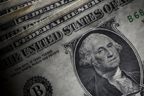 El dólar blue vuelve a operar en baja