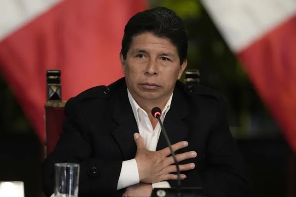 Perú: El presidente Castillo disuelve el Congreso