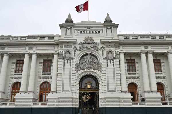 El Congreso de Perú rechazó adelantar las elecciones