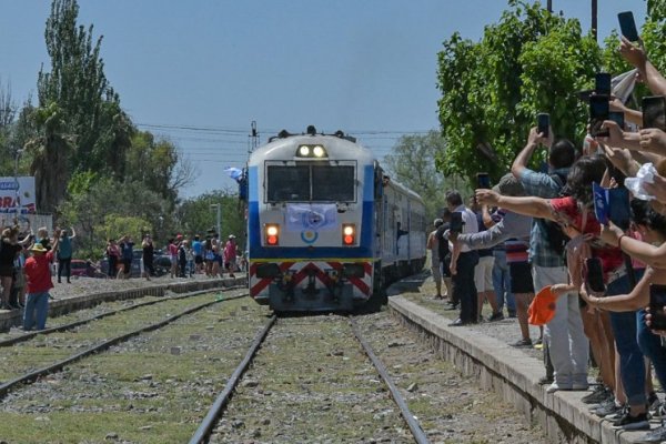 Vuelve el tren de Retiro a Mendoza después de 30 años