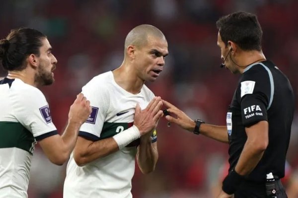Pepe apuntó contra Argentina tras el arbitraje de Tello en la eliminación de Portugal: 