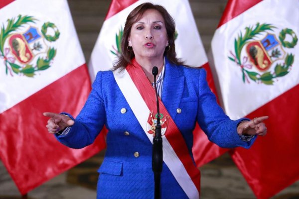 Boluarte propone adelantar las elecciones en Perú para abril de 2024