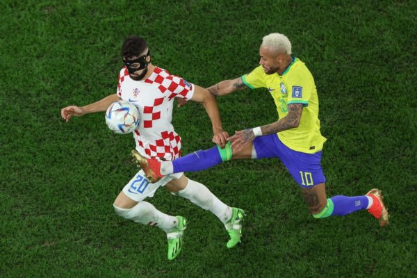 ¿Por qué el mejor defensor de Croacia juega con máscara?