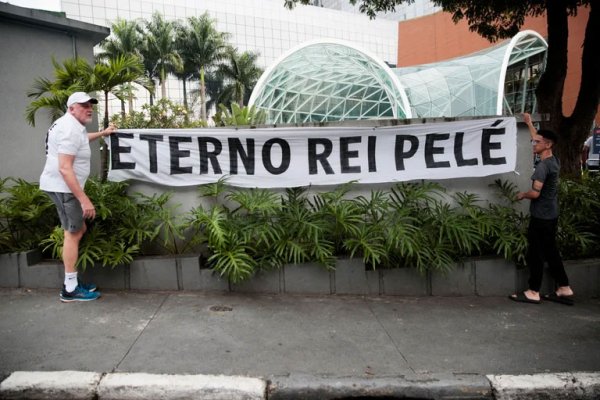 Los detalles del funeral de Pelé: por qué el cuerpo permanecerá en la morgue hasta el lunes