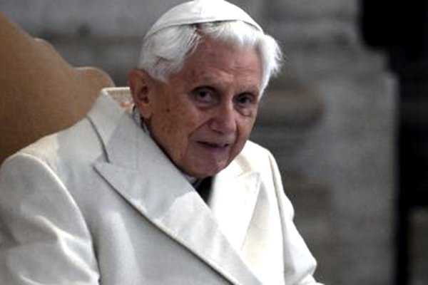 El Papa Francisco presidirá el funeral de Benedicto XVI el jueves 5 a las 9.30 de Roma