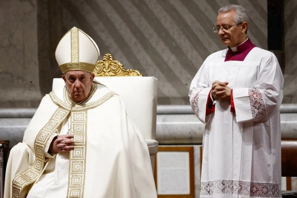 El papa Francisco expresó su gratitud a Benedicto XVI: “Solo Dios conoce el valor y la fuerza de su intercesión”