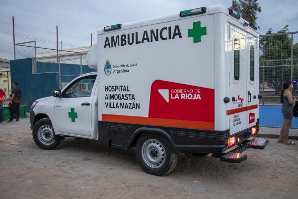 Entregaron una ambulancia al Hospital de Villa Mazán