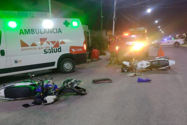 Accidente entre dos motos dejó un joven con fracturas