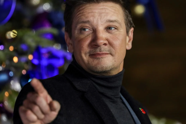 El actor de Marvel Jeremy Renner está en 