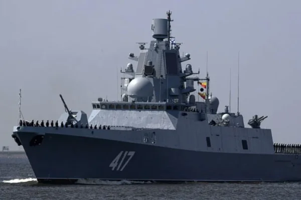 Vladimir Putin ordenó la primera misión de una fragata con misiles hipersónicos