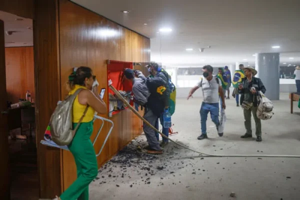 Lula volvió a Brasilia y visitó las instalaciones que fueron invadidas por bolsonaristas