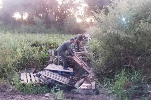 Desarman nueve puentes clandestinos que unen Argentina con la República del Paraguay