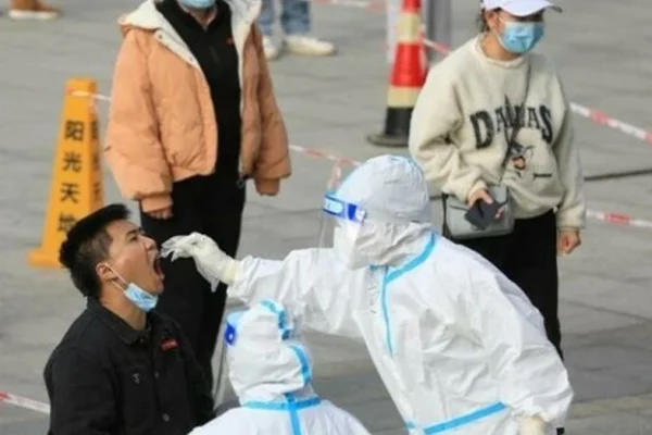 La OMS renovó las críticas contra China por la falta de información sobre el rebrote de coronavirus