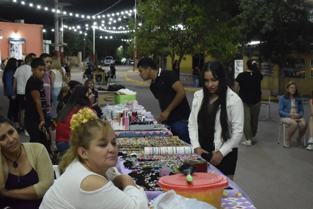 Exposición de productos en la Peña Veraniega de Malazán Exposición de productos en la Peña Veraniega de Malazán