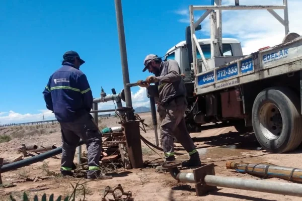 Realizan tareas para optimizar el servicio de agua en Villa Unión