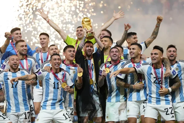 A un mes de un logro que será eterno, los futbolistas argentinos siguen encendidos