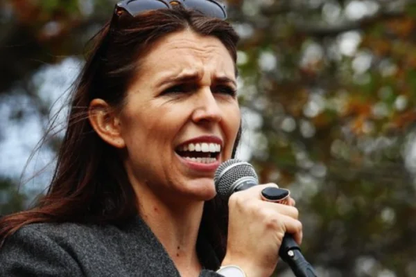 Nueva Zelanda: Primera ministra avisó que renunciará en su cargo