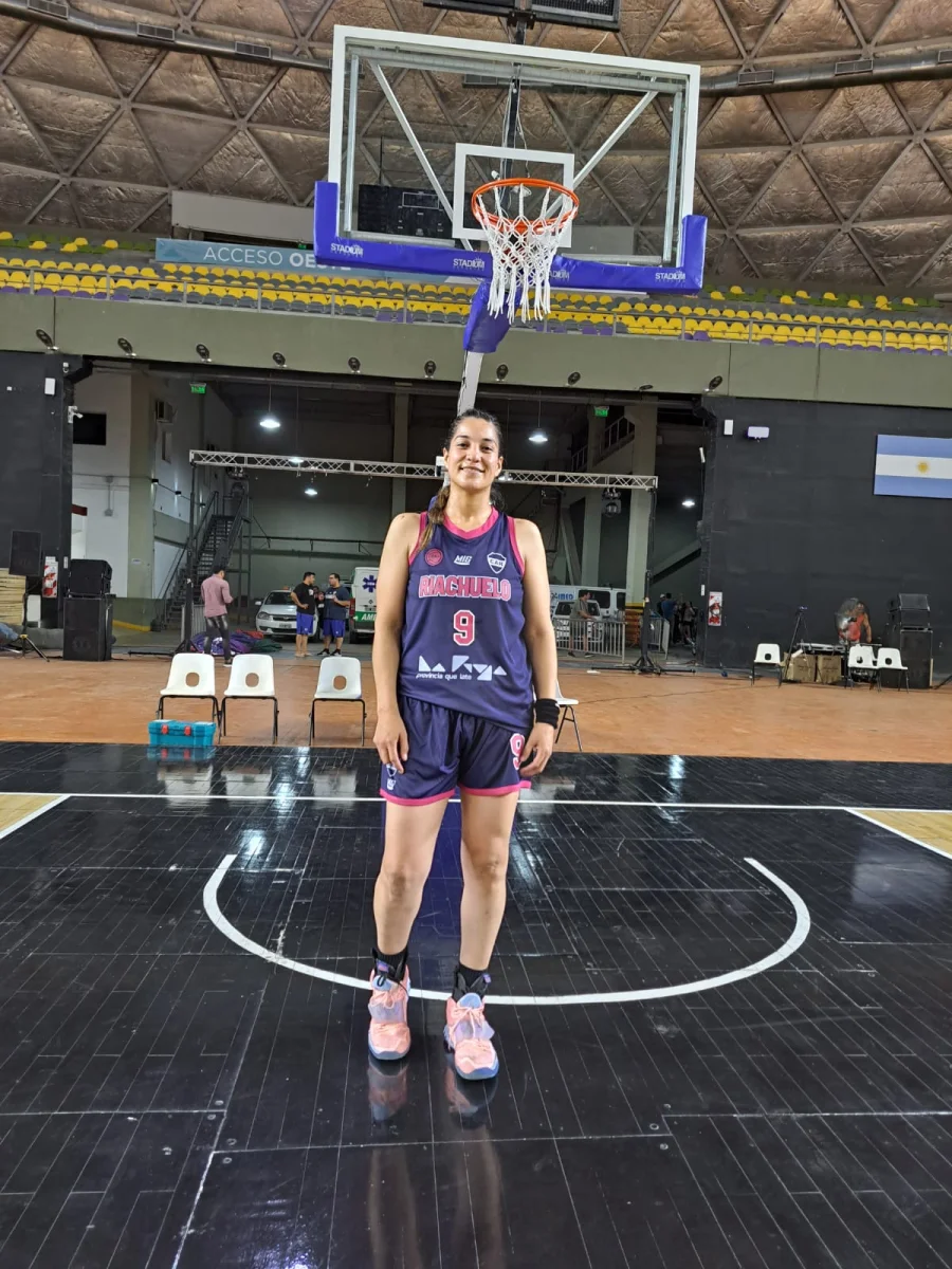 La riojana Jessica Vega sumó sus primeros minutos en Liga Nacional.